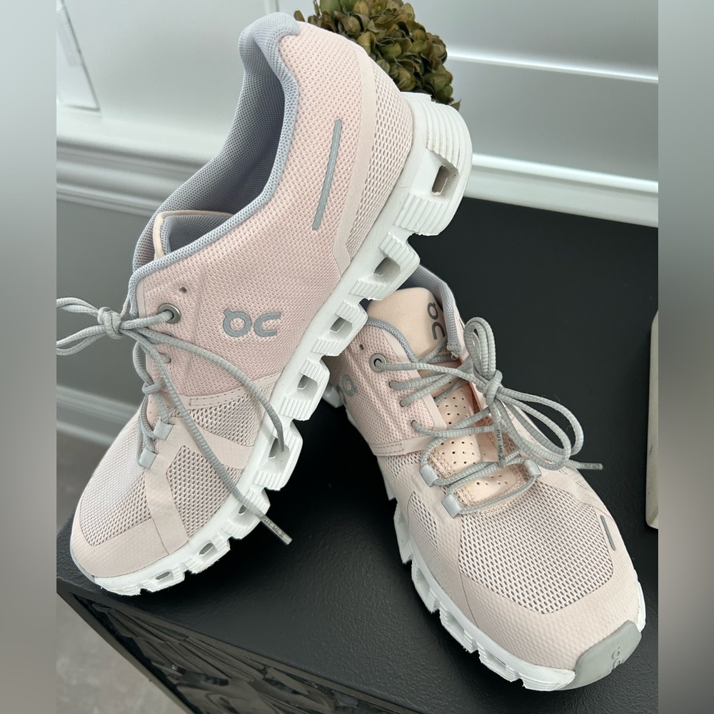 On Women's Cloud 5 Tennis Shoes, Shell/White, 9.5, Shell White🔥NO Offers🔥